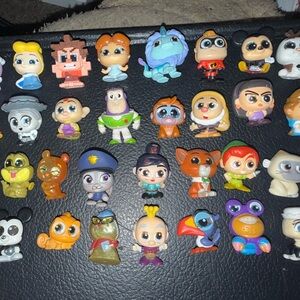 Disney Colorful Character Playset - Blue, Orange, Purple doorables